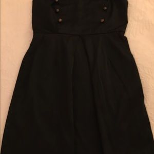 Black sleeveless dresd