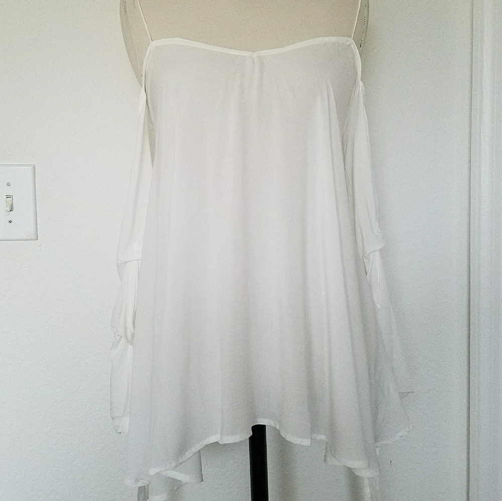 Pretty Ivory Cold Shoulder Top - Picture 4 of 7