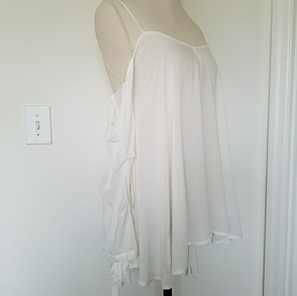 Pretty Ivory Cold Shoulder Top - Picture 5 of 7