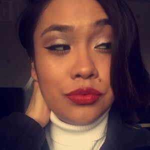 Meet your Posher, Angie