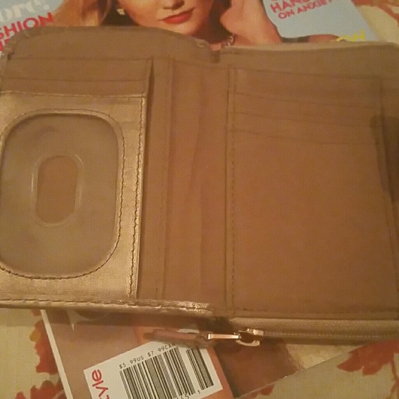 Rose Gold Fossil Wallet - Picture 3 of 5