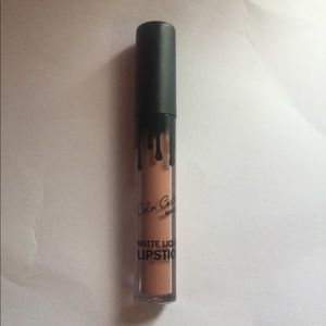 Matte liquid lipstick