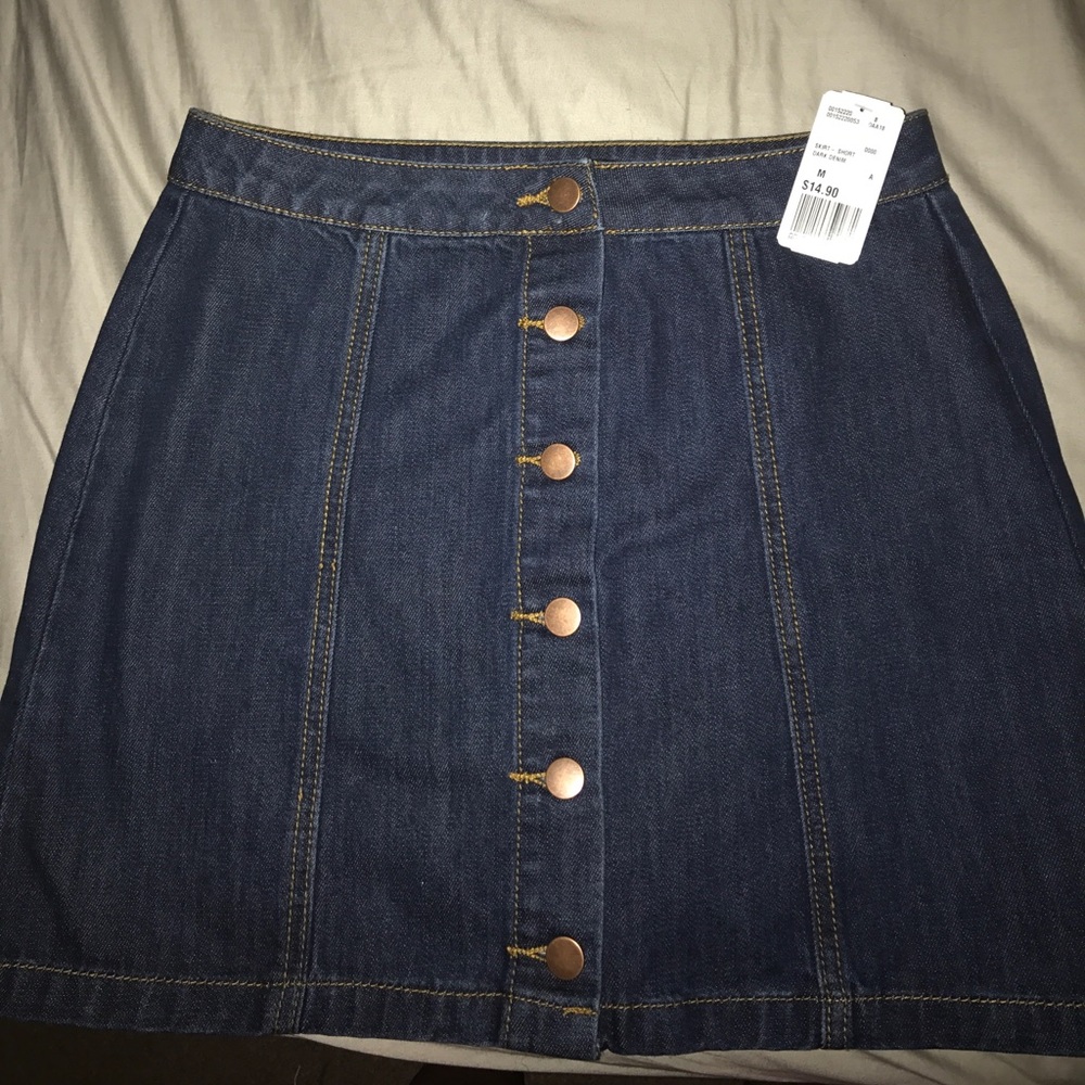 Button down denim skirt!