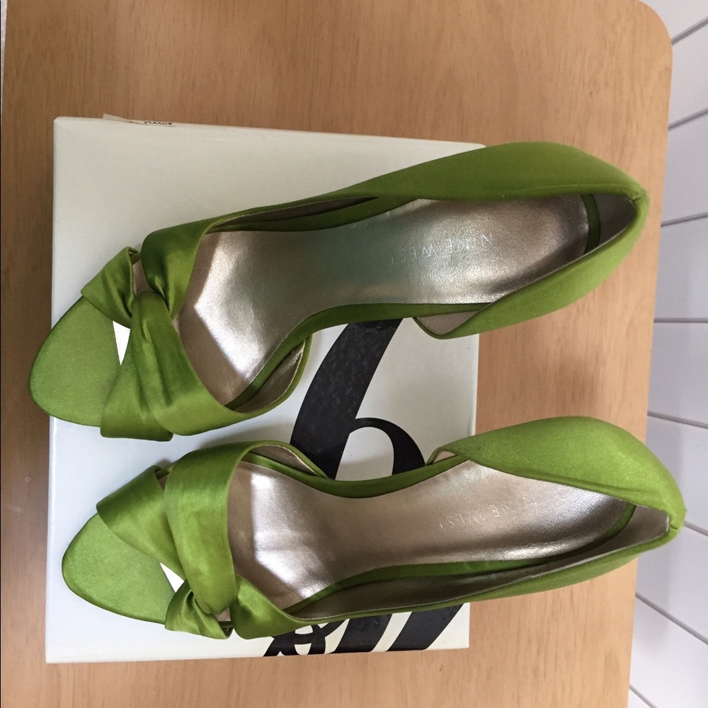 Nine West Green Satin Peep Toe Shoes