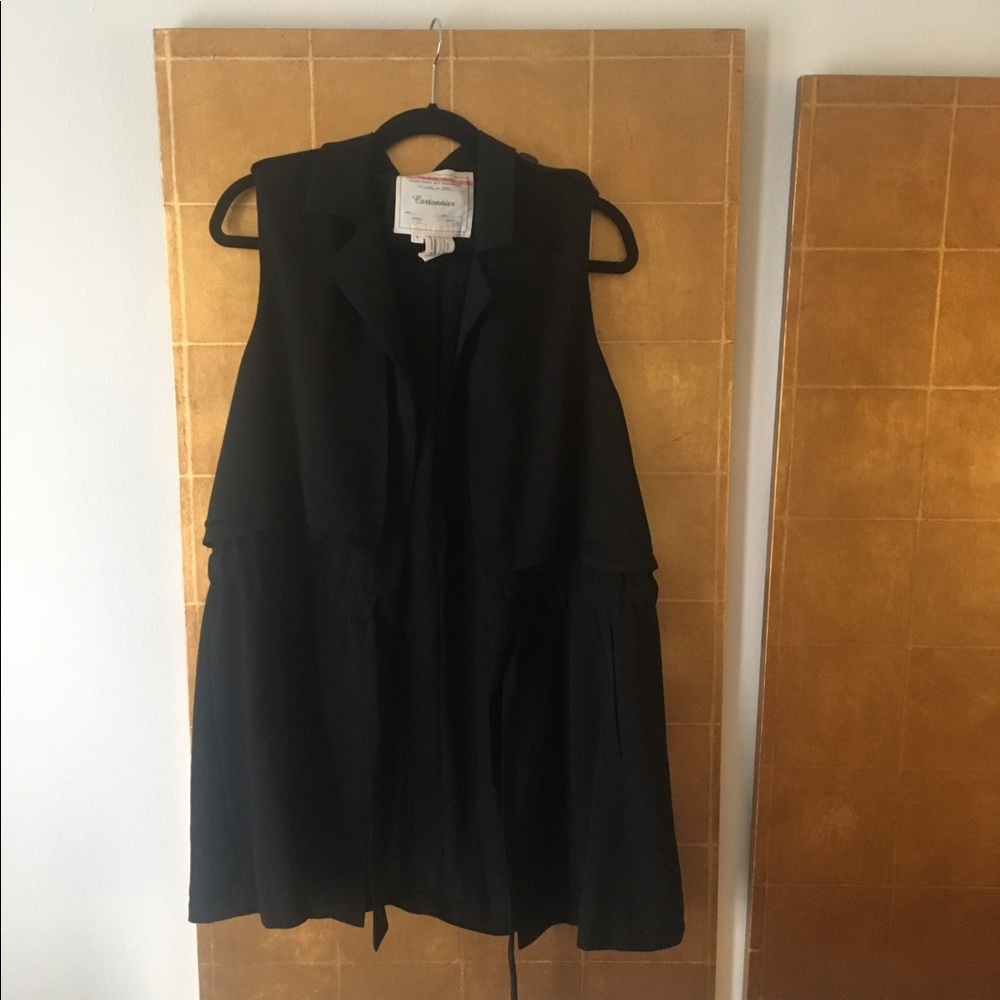 Black Cartonnier vest