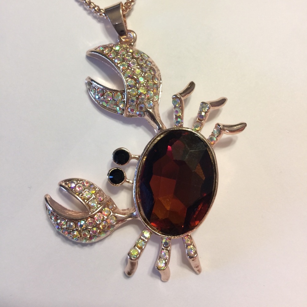 Betsey Johnson amber Crab gold necklace. - Picture 2 of 3