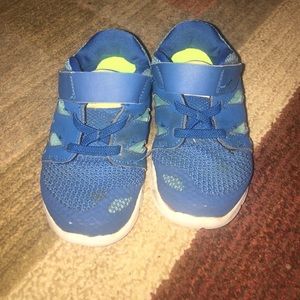 Nike toddler boy shoes size 9