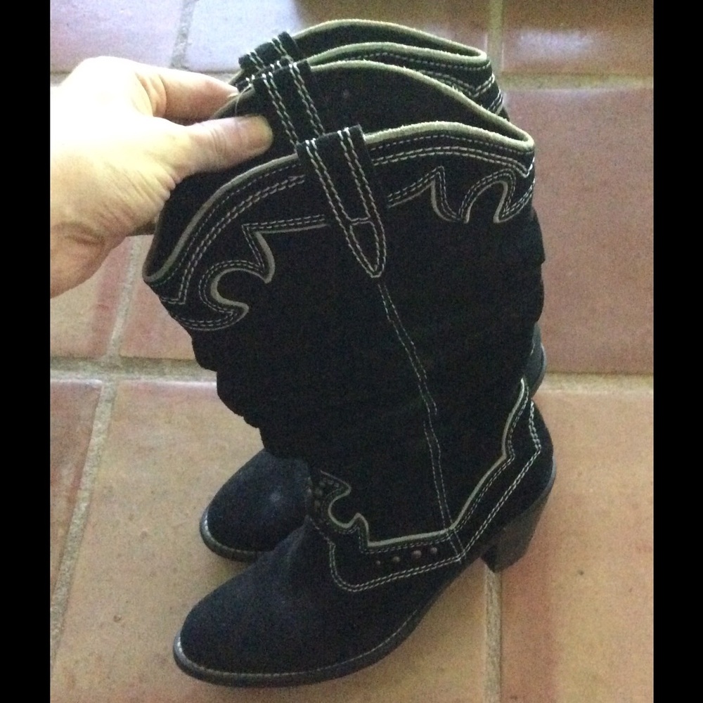 Black suede Report boots