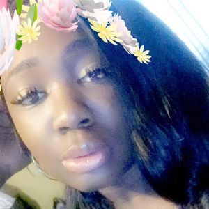 Meet your Posher, Nakea