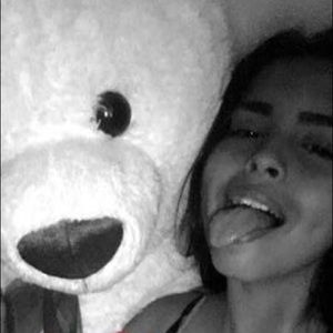 Meet your Posher, Estefania