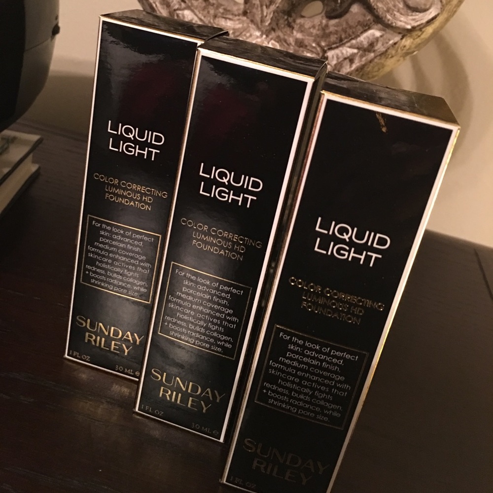 Liquid light correcting luminous HD foundation
