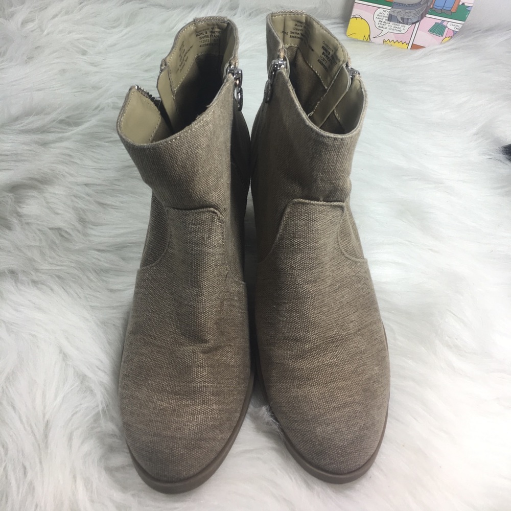 Vera wang booties boots brown zipper size 8