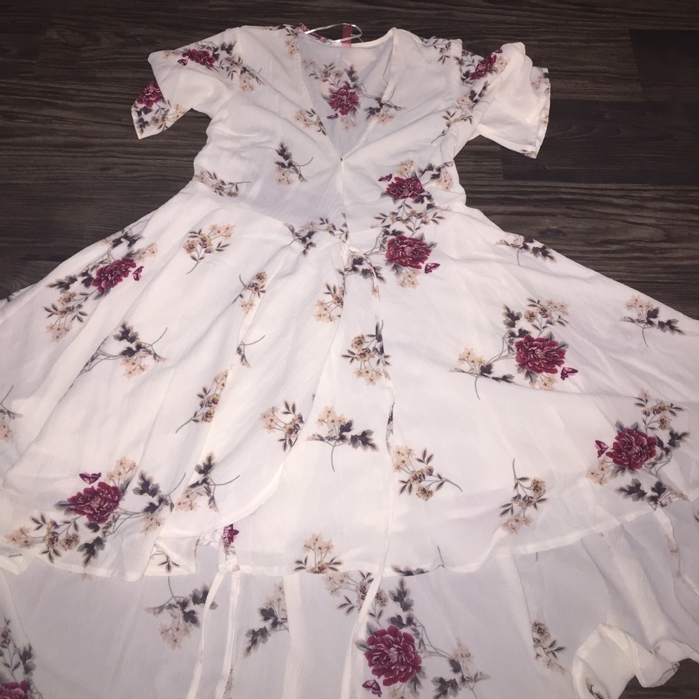 White floral wrap dress!! Size 10 Australia - Picture 5 of 8