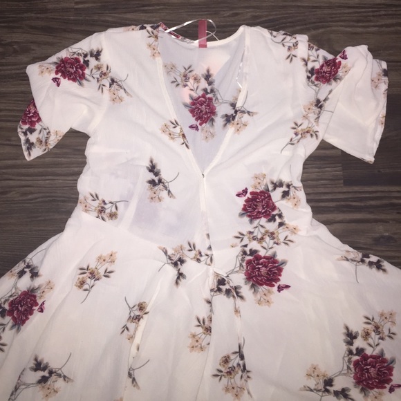 White floral wrap dress!! Size 10 Australia - Picture 4 of 8