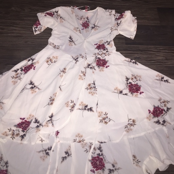 White floral wrap dress!! Size 10 Australia - Picture 5 of 8