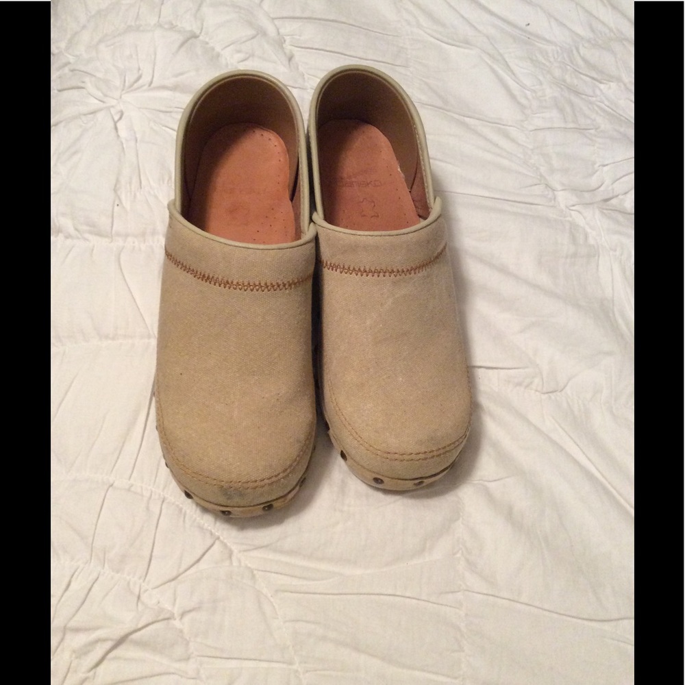 Gently used Dansko canvas clogs size 39 (US 8 1/2