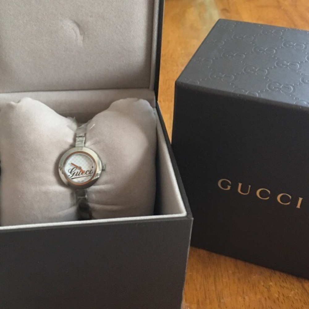 GUCCI watch
