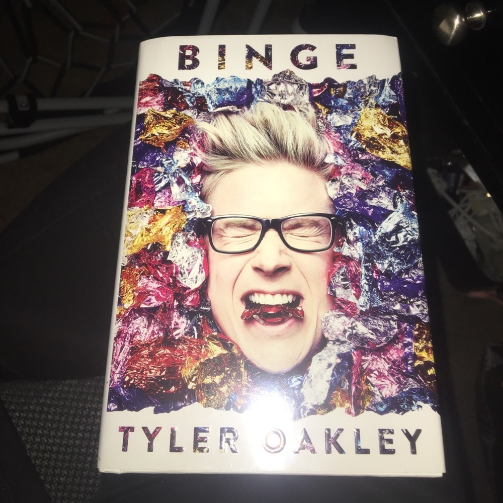 SIGNED Perfect condition Tyler Oakley Binge book