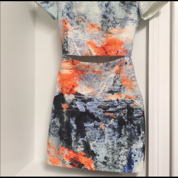 Bec + Bridge Floral summer dress. Size 0 - Picture 2 of 3