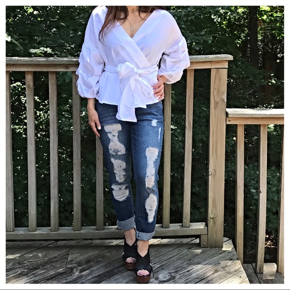 ✨LAST ONE ✨White wrap top - Picture 4 of 6