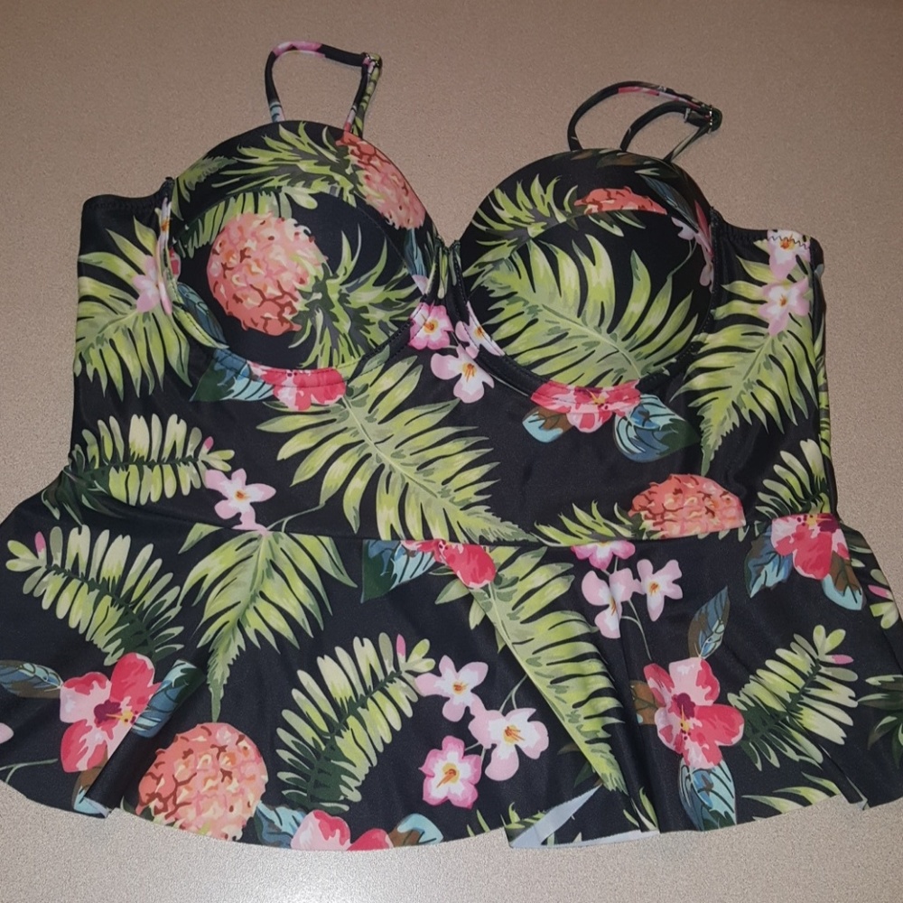 Top swim wear