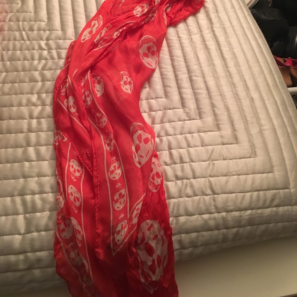 Alexander McQueen Coral silk scarf