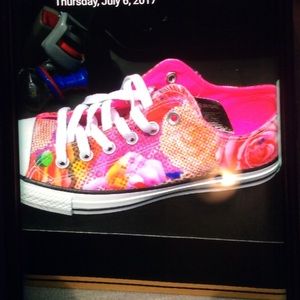 7.5 women converse (brand new)
