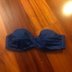 Blue bandeau twisted bikini