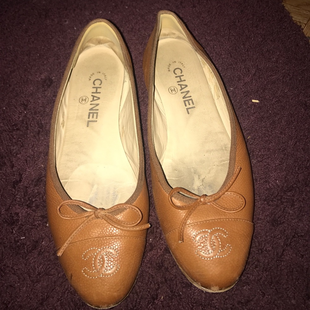 Authentic Chanel flats ❤