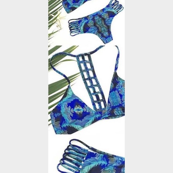 Bikini - Picture 1 of 2