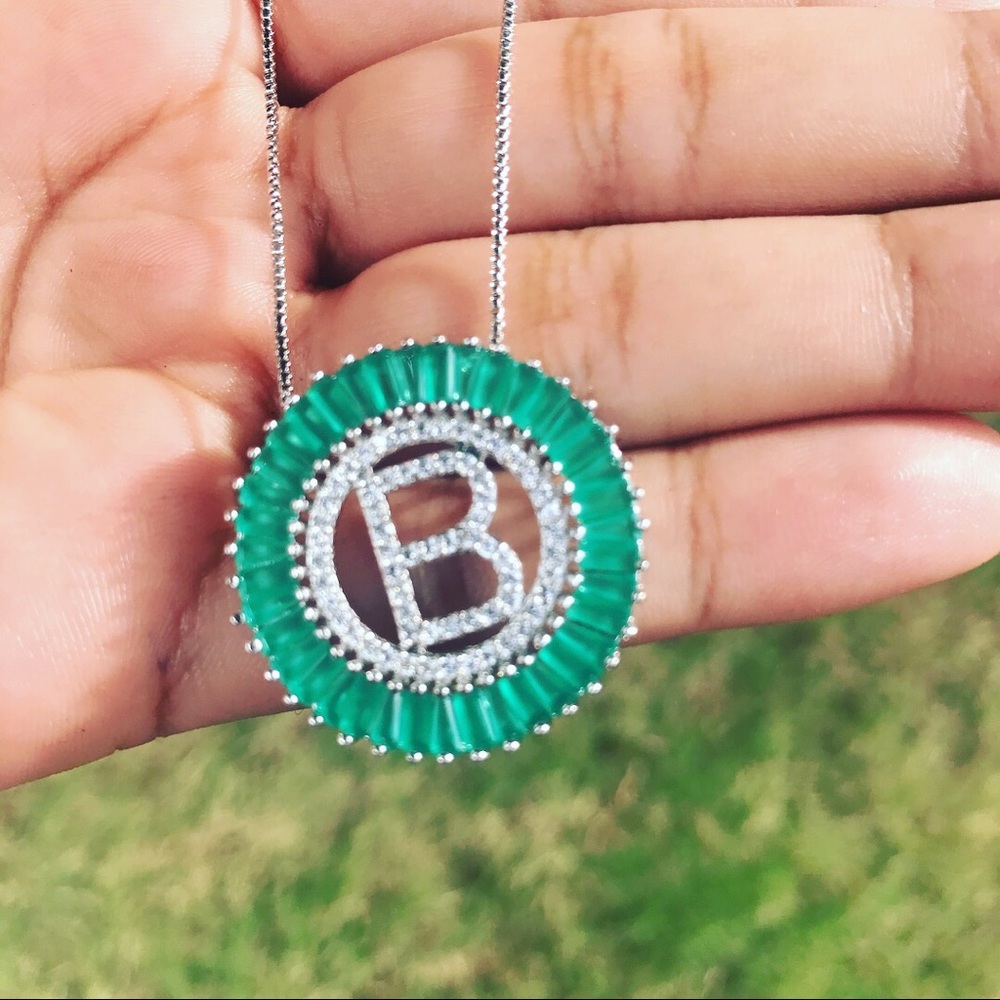 π― letter B Pendant Necklace π― - Picture 2 of 4