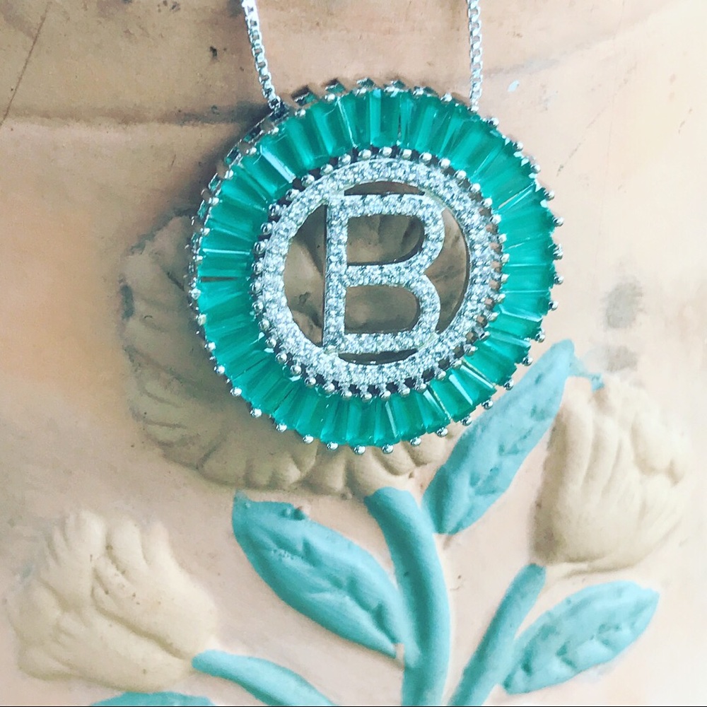 π― letter B Pendant Necklace π― - Picture 3 of 4