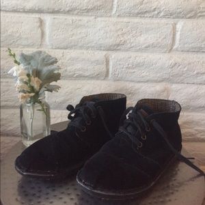 Toms suede desert boots