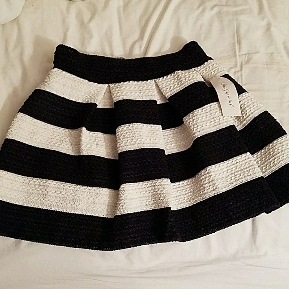 Structured skirt
