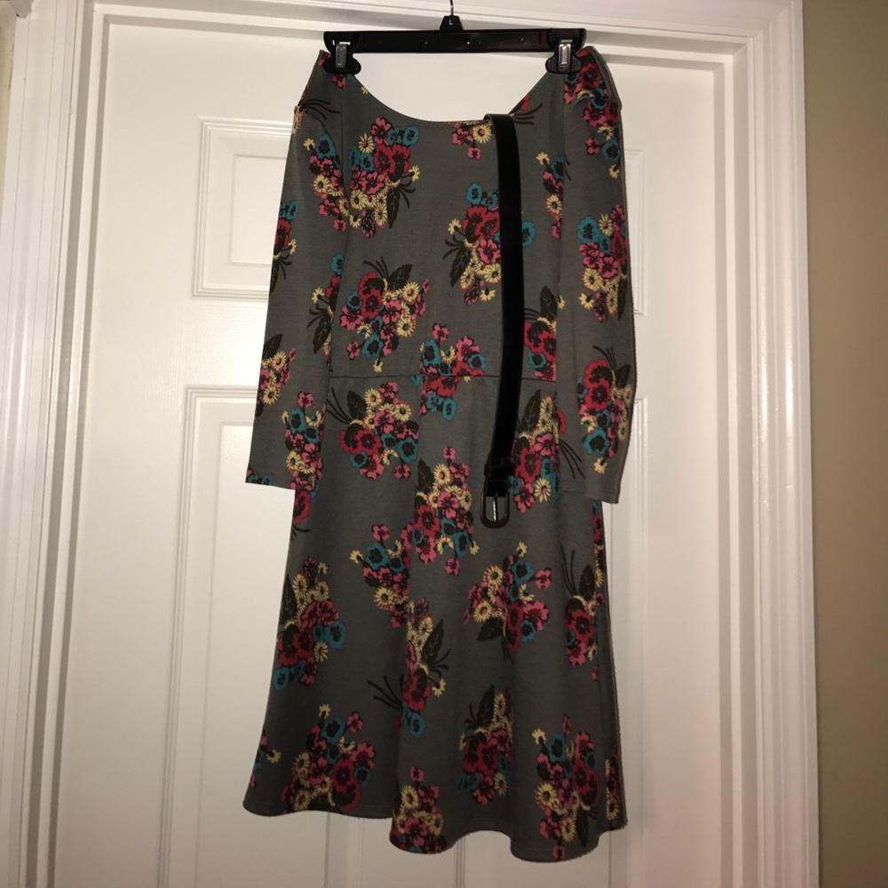 3/4 LENGTH SLEEVE KNIT DRESS- BELT INCLUDED