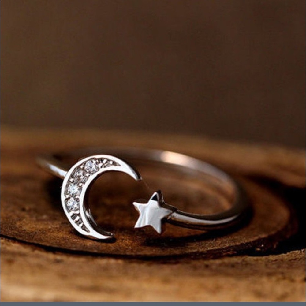 Cubic zirconia ring