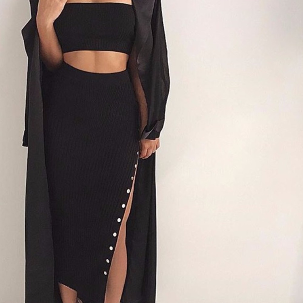 Black midi ribbed skirt