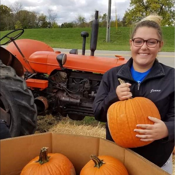 Meet your Posher, Jenna - Picture 1 of 1