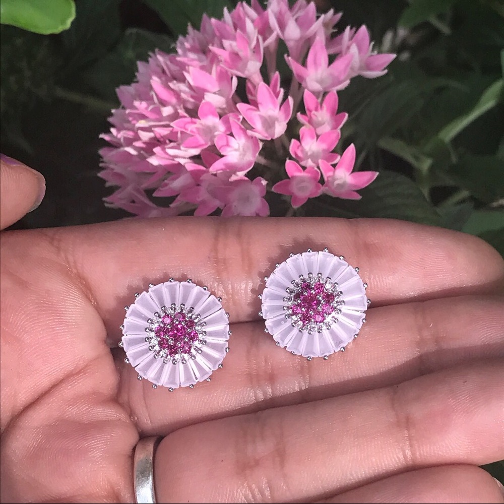 🍯 Lovely Pink Earrings 🍯 - Picture 2 of 4