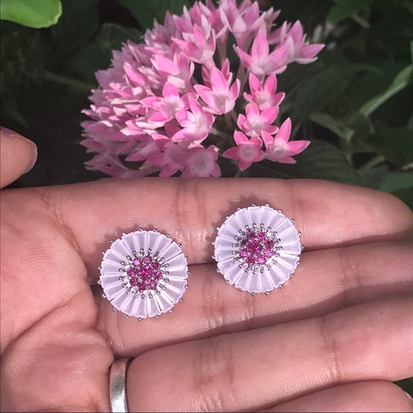 🍯 Lovely Pink Earrings 🍯 - Picture 2 of 4