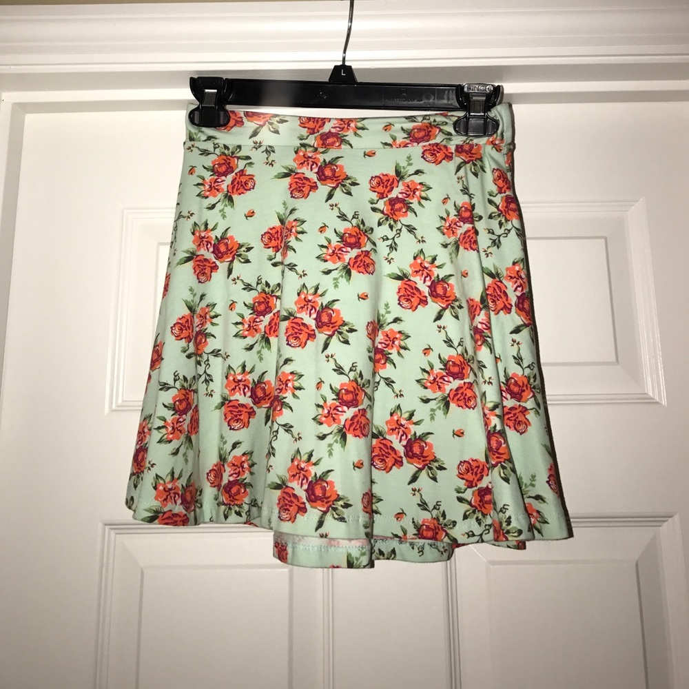 NWT CHARLOTTE RUSSE SKIRT