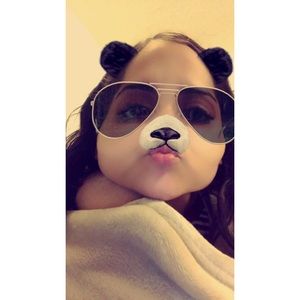 Meet your Posher, Delia