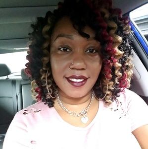 Meet your Posher, Chanelle