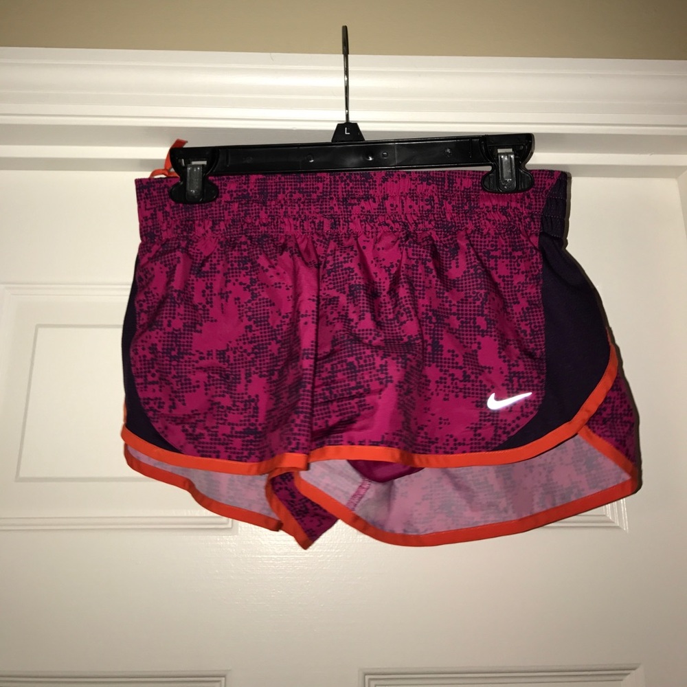 NIKE SHORTS