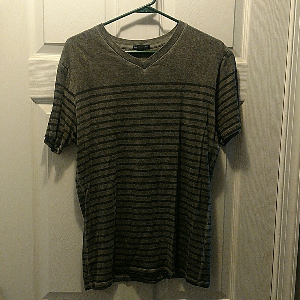 Gap V-neck tee shirt