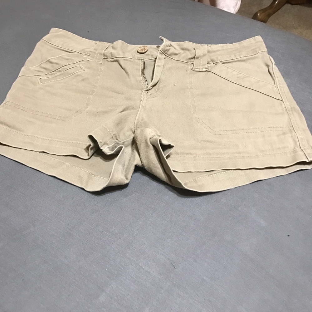 Size 9 BeBob brand tan shorts