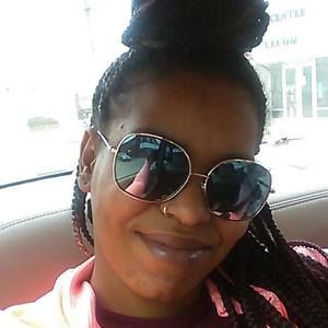 Meet your Posher, Desiree