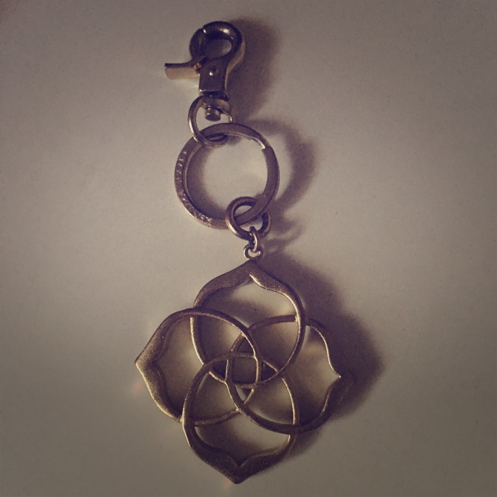 kendra scott keychain in gold