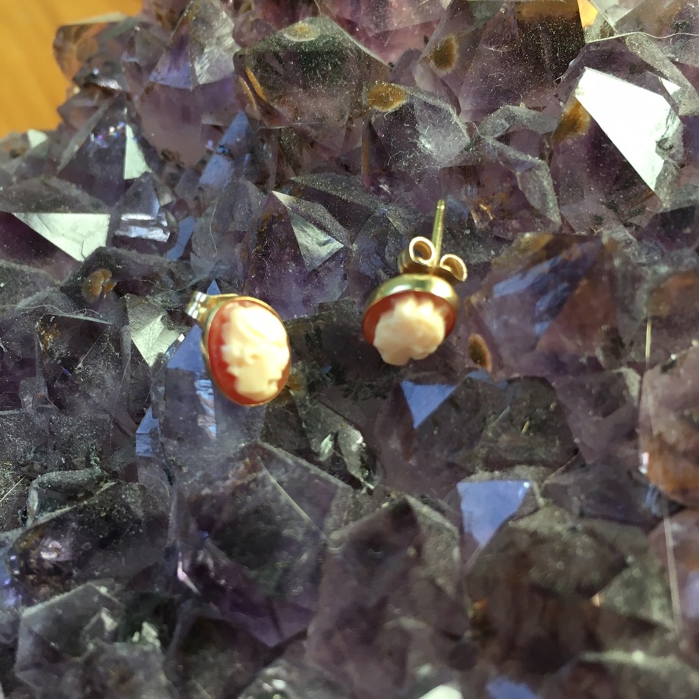 Vintage Cameo earrings on Gold Posts