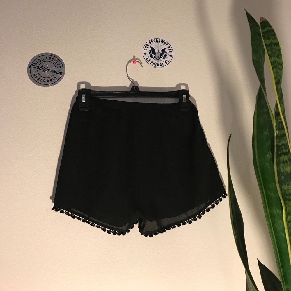 🛑Brandy Melville Black Leticia Shots🛑.